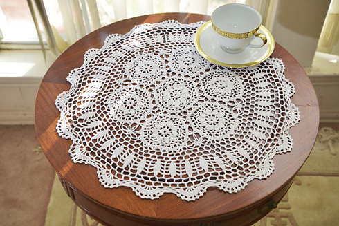 White Crochet Round Table Toppers. 18" x 18" Round. ( 2 psc.)